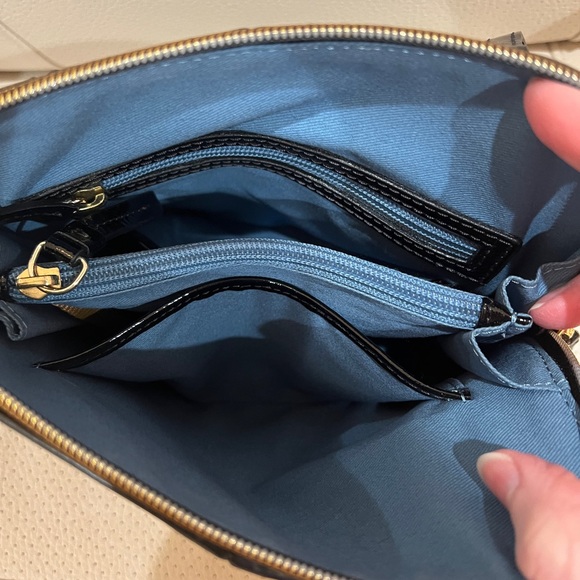 Dooney and Bourke patent leather crossbody - Picture 4 of 6